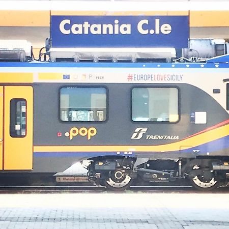 Binario 8 Catania Stazione Centrale Dış mekan fotoğraf