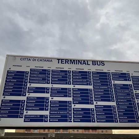 Binario 8 Catania Stazione Centrale Dış mekan fotoğraf